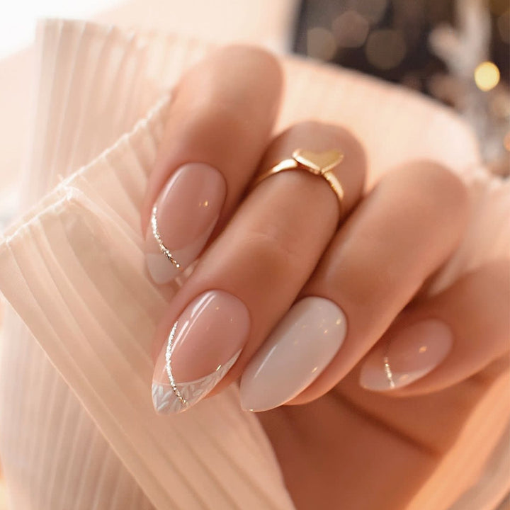 Decorative Press-On Nail Set with Stylish Heart and Gem Accents Bowlift
