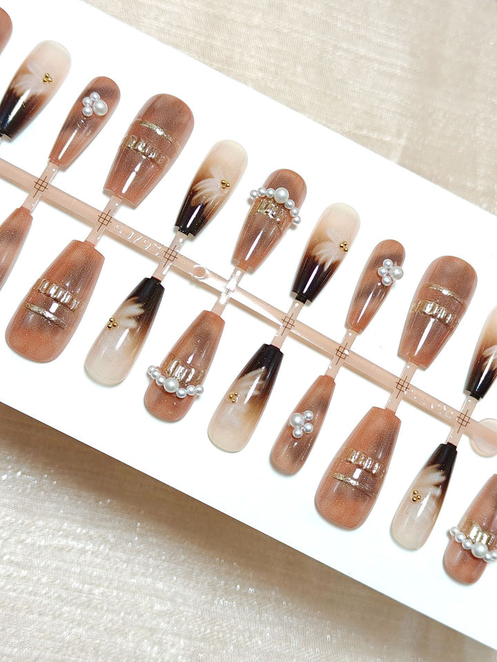 Nail Art Set with Elegant Gradient and Pearled Accents Bowlift