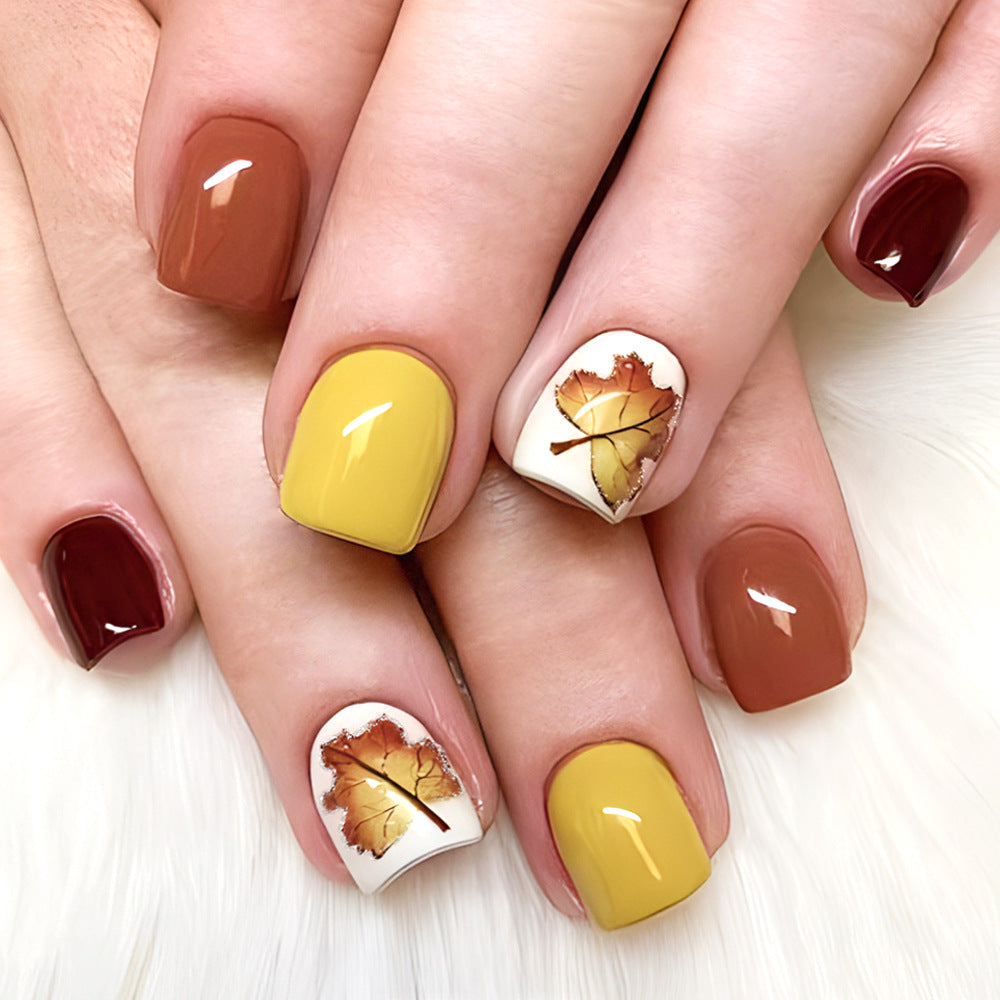 Seasonal Leaf-Themed Nail Art Bowlift