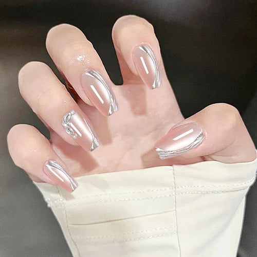 Glamorous artificial nails Bowlift