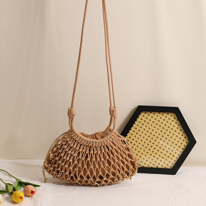 Fine macrame crossbody bag with reinforced carrying strap Bowlift