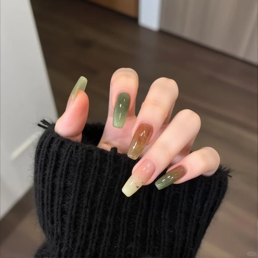 Elegant Artificial Nail Decoration Bowlift