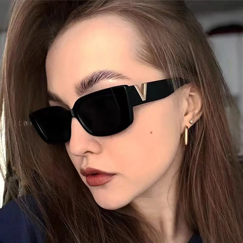 Ladies fashionable sunglasses in clear design Bowlift