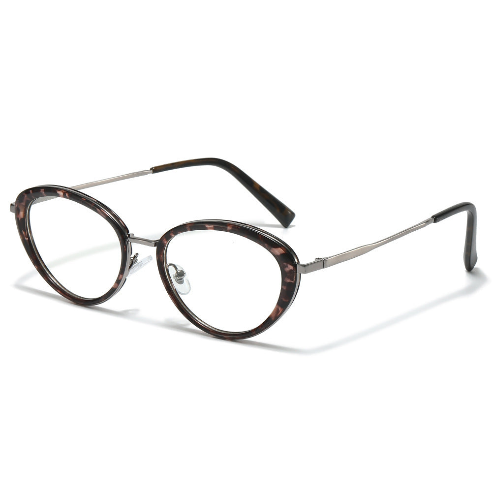 Retro-Inspired Cat-Eye Sunglasses with Tortoise Shell Accents Bowlift