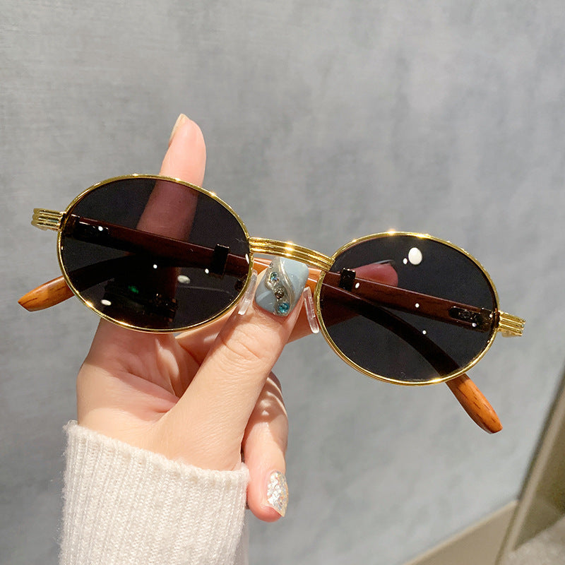 Ladies fashionable sunglasses with elegant shine and comfortable temples Bowlift