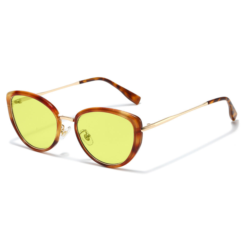 Fashion-Forward Cat-Eye Sunglasses with Trendy Tortoiseshell Frame Bowlift