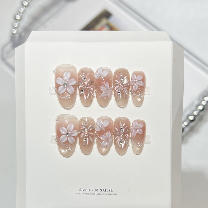 Artistic Press-On Nail Set with Elegant Floral Design Bowlift