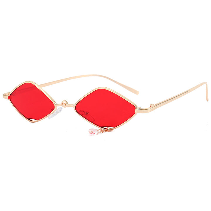 Ladies fashionable sunglasses with faceted frame Bowlift