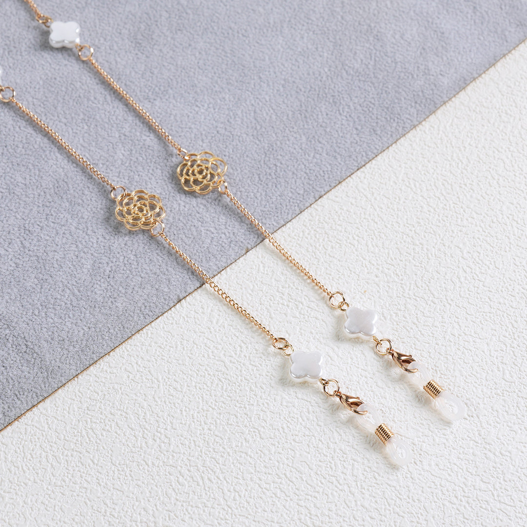 Elegant Floral Drop Earrings Bowlift
