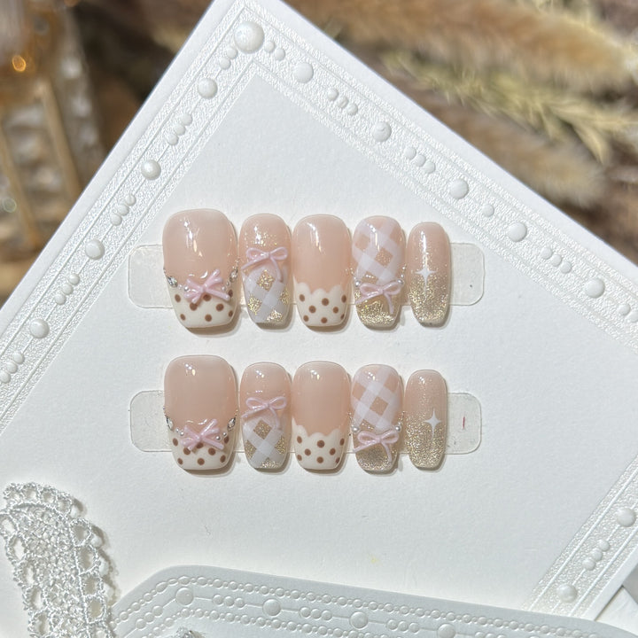 Themed Press-On Nail Art Set with Hello Kitty Designs Bowlift