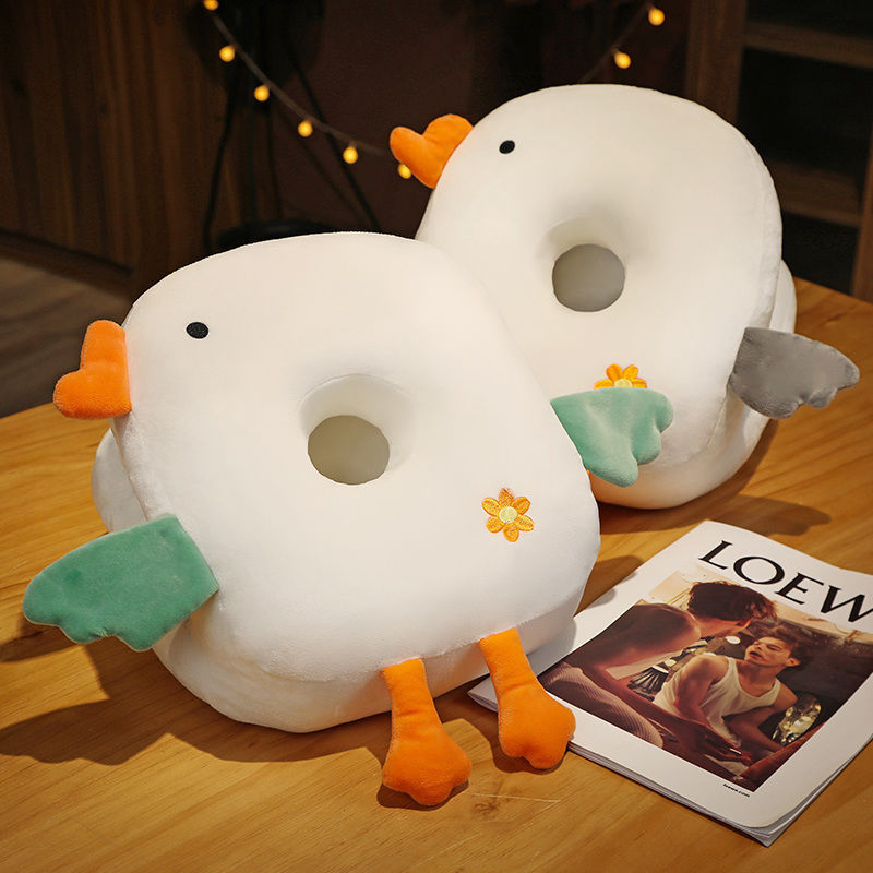 Plush seat cushion with ergonomic design Bowlift