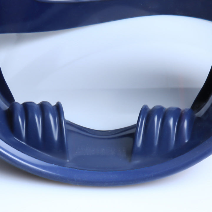 Diving mask with wide field of vision and adjustable headband Bowlift