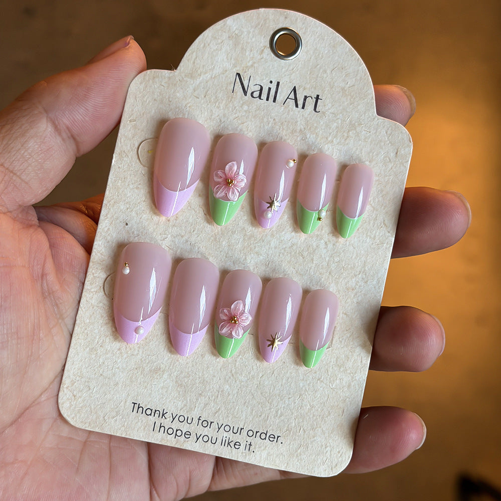 Elegant Floral Accented Press-On Nail Set Bowlift