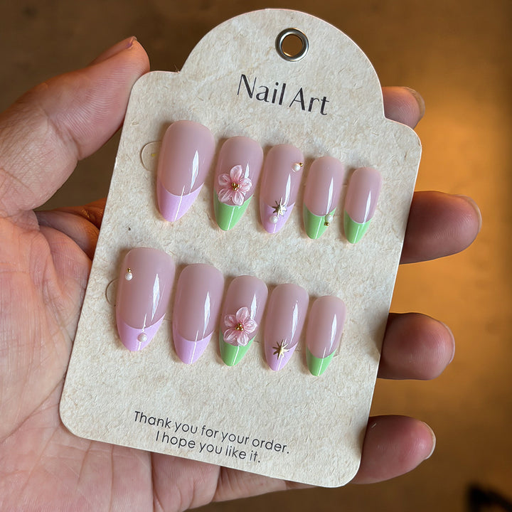 Elegant Floral Accented Press-On Nail Set Bowlift