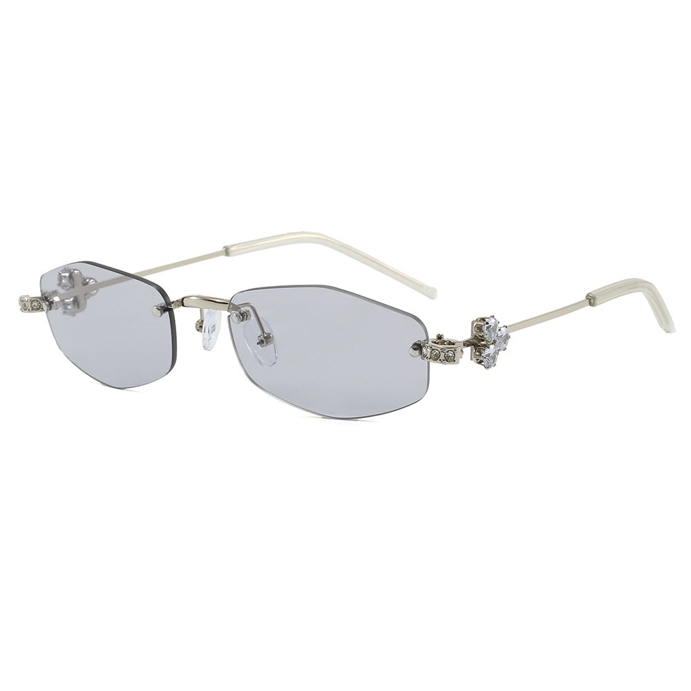 Fashionable Sunglasses in Elegant Rectangular Design with Floral Details Bowlift