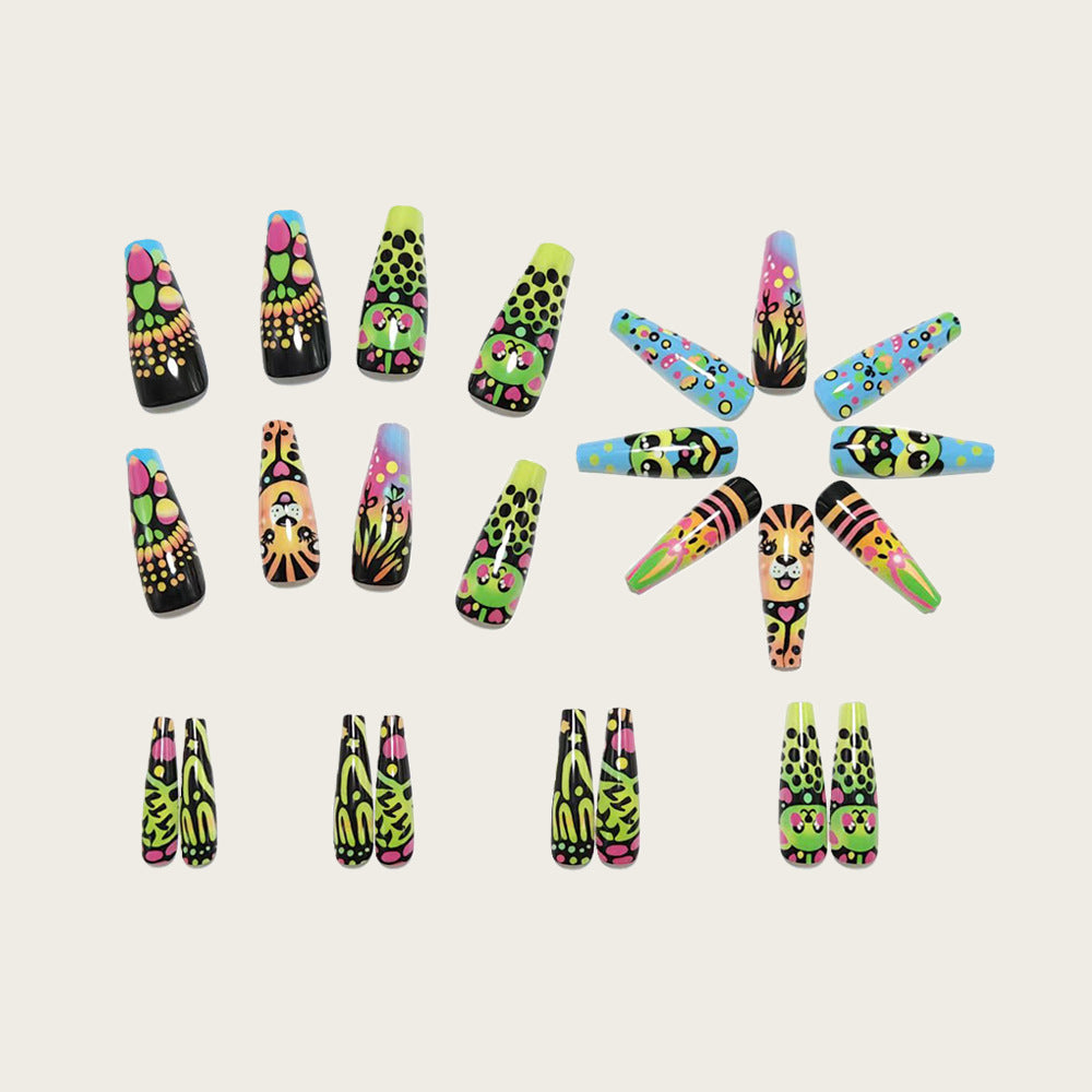 Elaborate nail art with animal motifs Bowlift