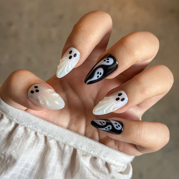 Ghost-Themed Press-On Nail Art Set Bowlift