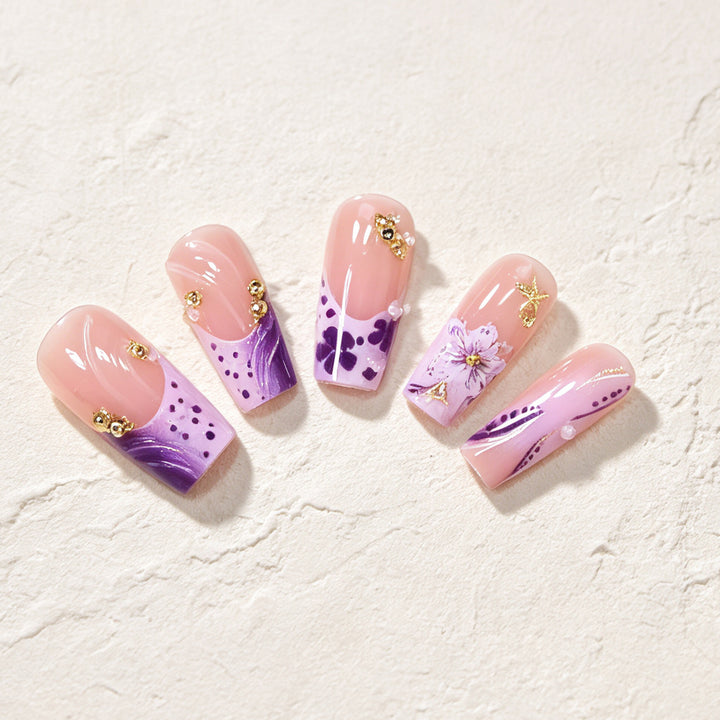 Artistic Floral Press-On Nail Design Bowlift