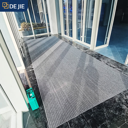 Heavy-Duty Textured Scraper Mat Bowlift