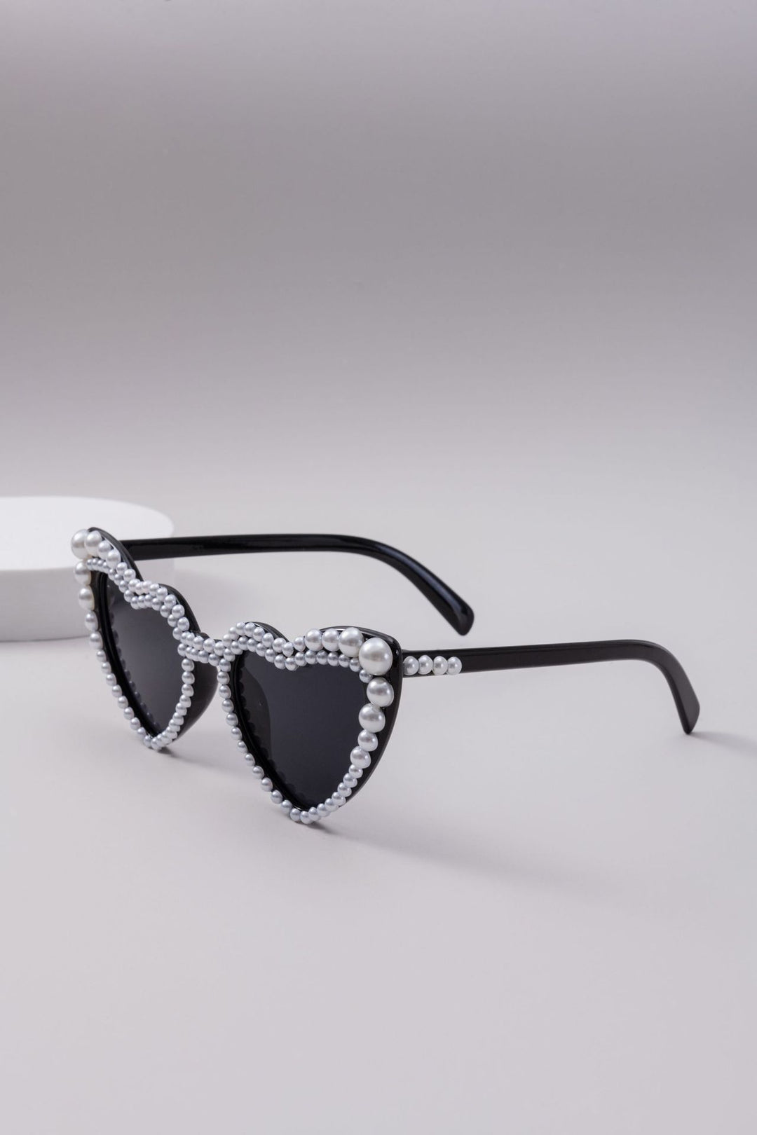 Women’s Designer Sunglasses with Pearl Frame by Bowlift
