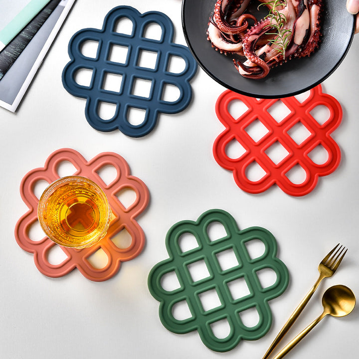 Heat-resistant silicone coaster with decorative design Bowlift