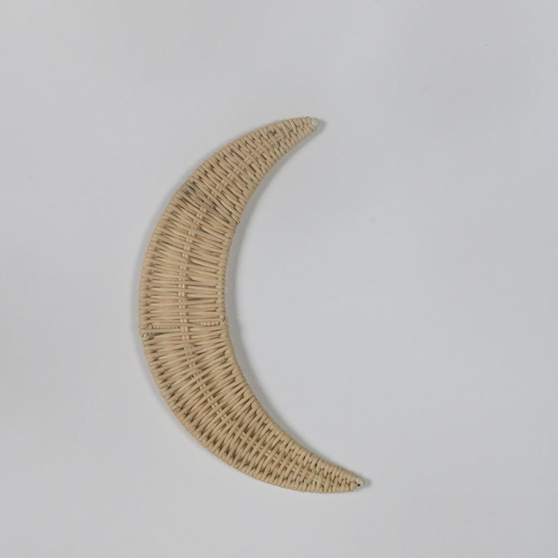 Wall decoration made of handwoven rattan in moon design Bowlift