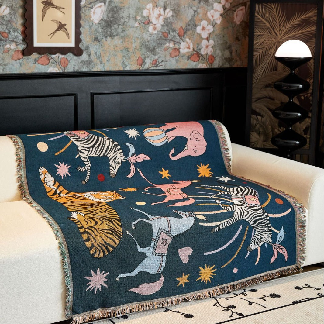 Artistic Animal-Themed Tapestry Blanket