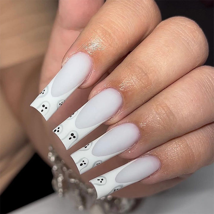 Thematic Press-On Nail Set with Ghost Designs Bowlift
