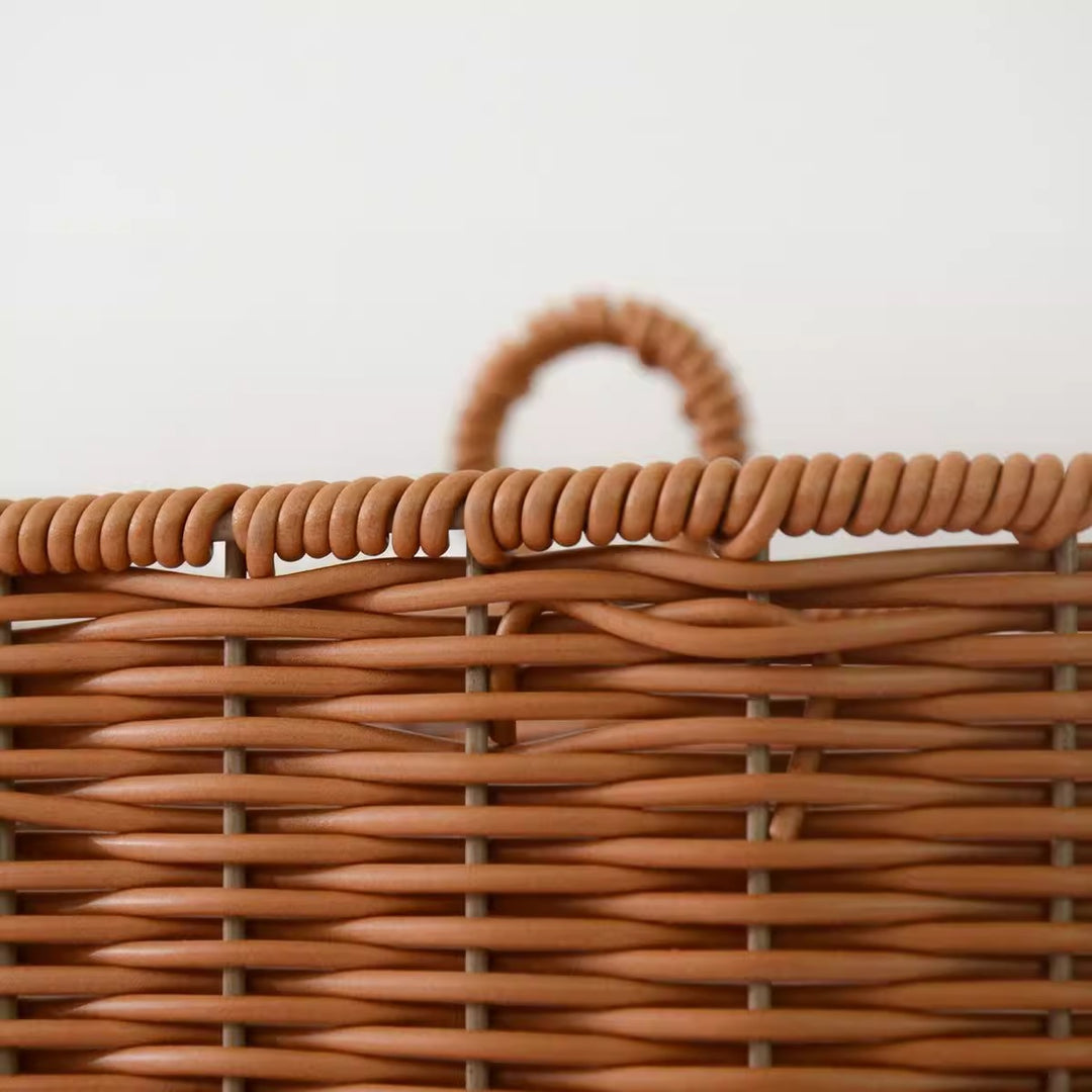 Handwoven willow basket with animal motif Bowlift