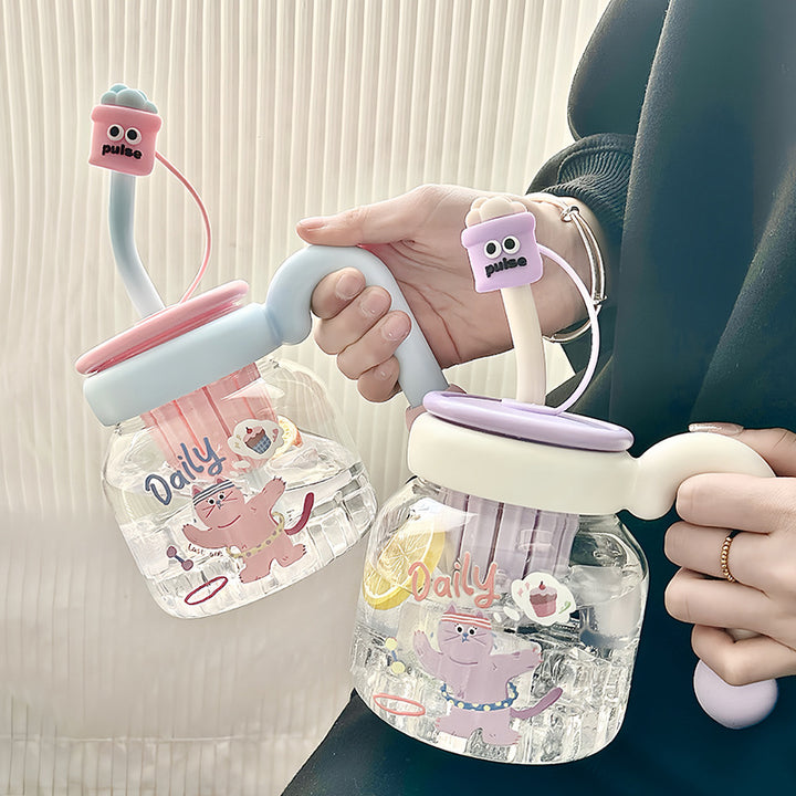 Women’s creative drinking bottle with integrated silicone straw Bowlift