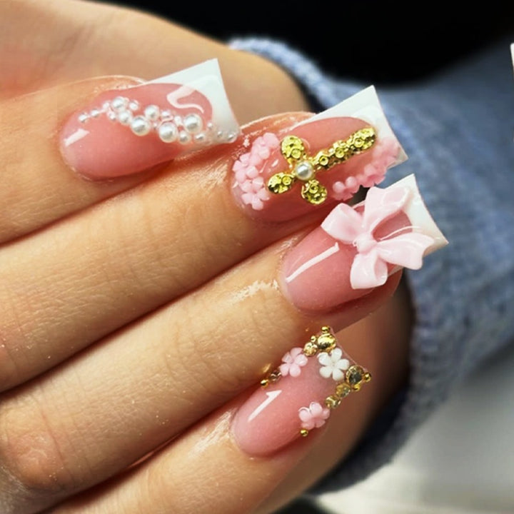 Artificial nail set with glamorous flower and pearl decorations Bowlift