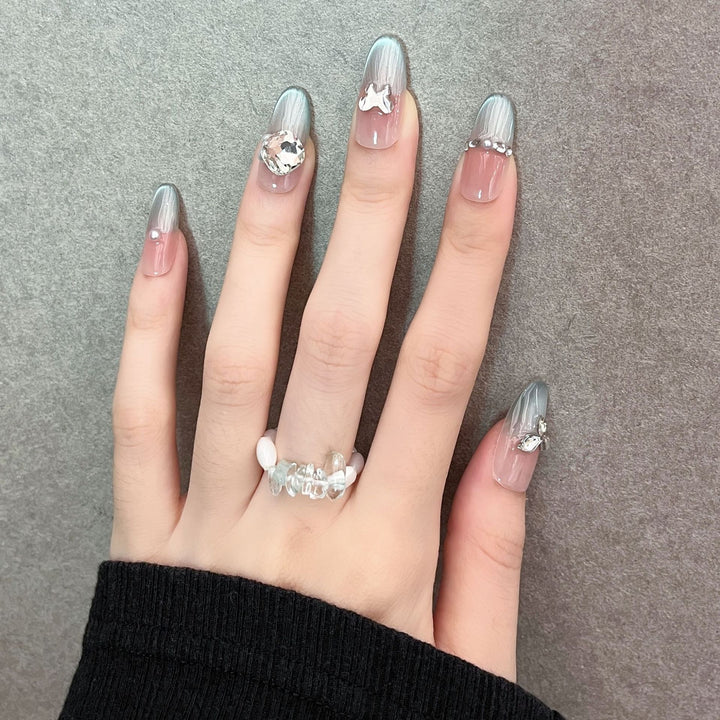 Elegant 3D-Embellished Press-On Nail Art Bowlift