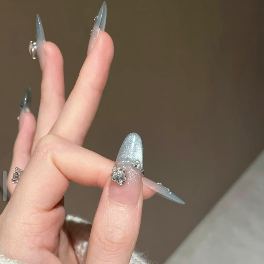Glamorous Nail Tips Bowlift