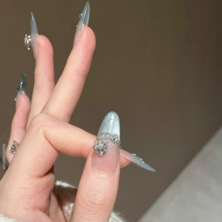 Glamorous Nail Tips Bowlift