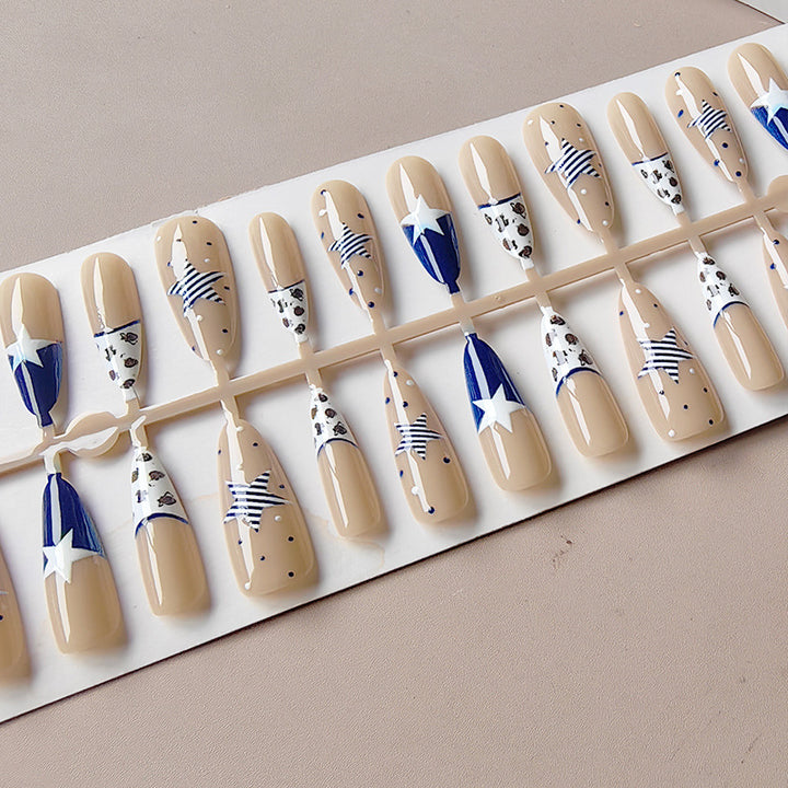 Artificial nails in creative star design Bowlift