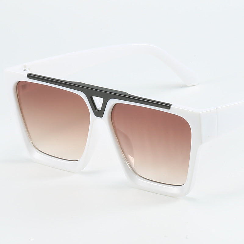 Ladies fashionable oversized sunglasses with stylish golden accent Bowlift