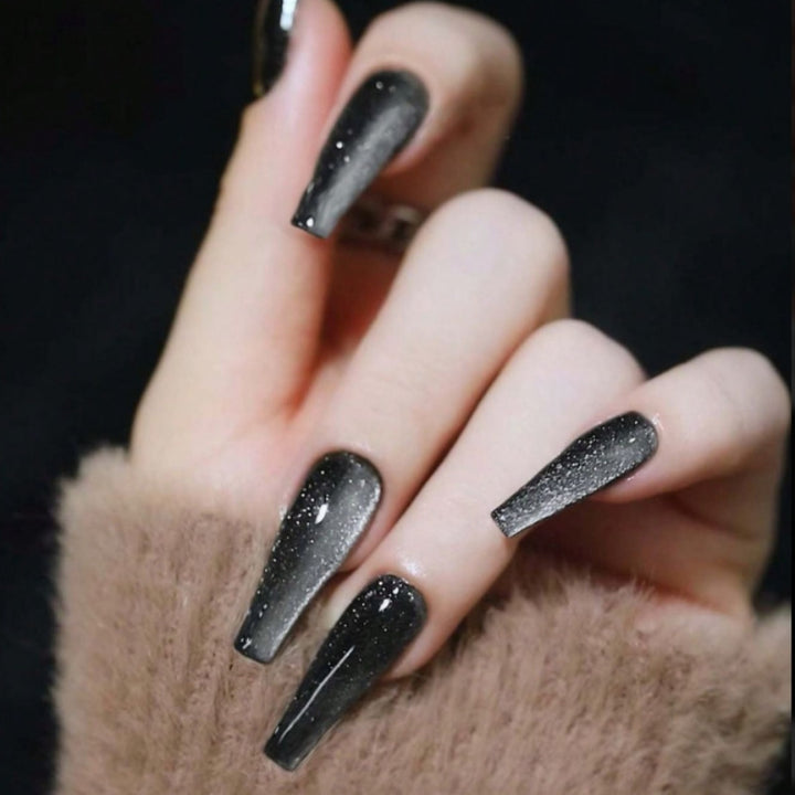 Glossy Stiletto Press-On Nail Art with Ombre Effect Bowlift