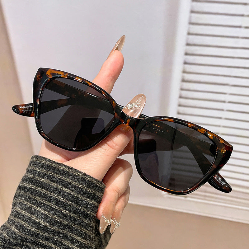 Women's stylish Cat-Eye sunglasses with UV protection and comfortable frame Bowlift