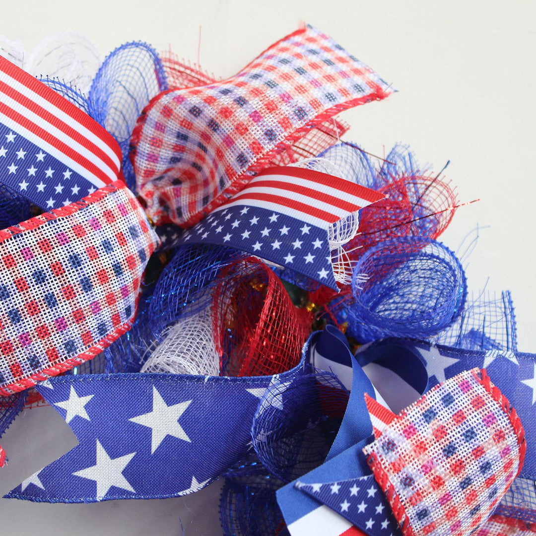 Unisex handmade patriotic door wreath with ribbon, star pattern and decorative net bow Bowlift