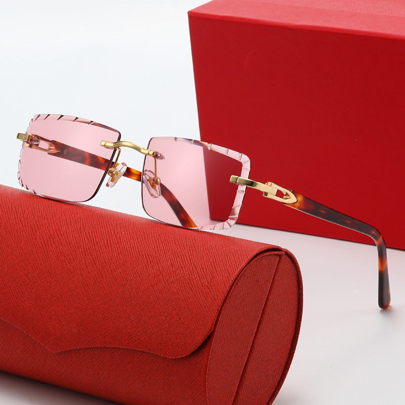 Women's fashionable square sunglasses with golden metal accent and elegant frame Bowlift