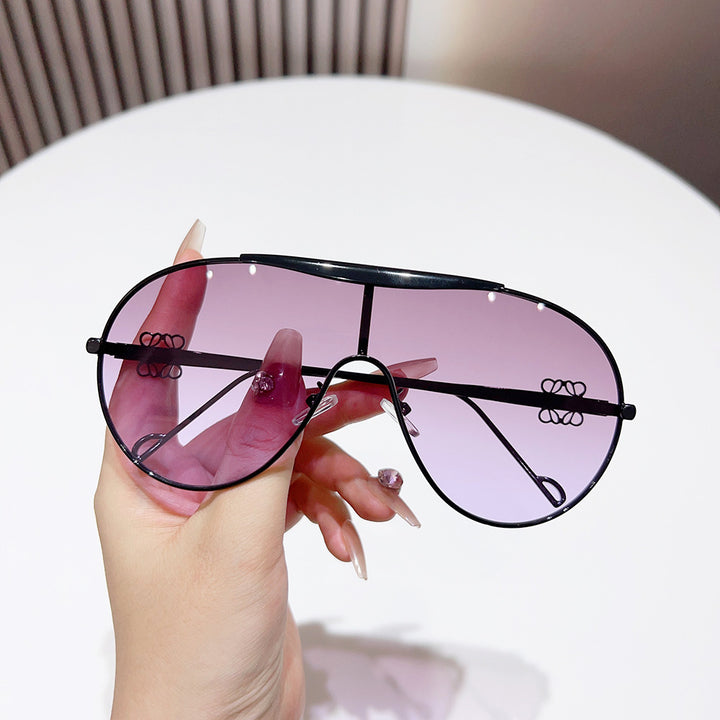 Oversized Aviator Sunglasses with Gradient Lenses Bowlift