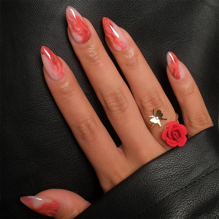 Nail set with marbled design Bowlift