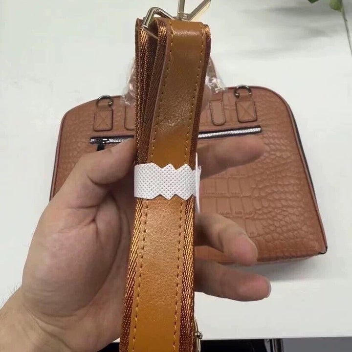 Stylish handbag with luxurious crocodile design Bowlift