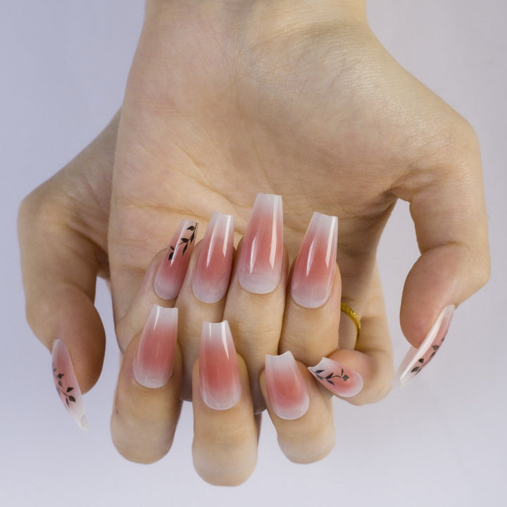 High-gloss artificial nails with rose effect Bowlift