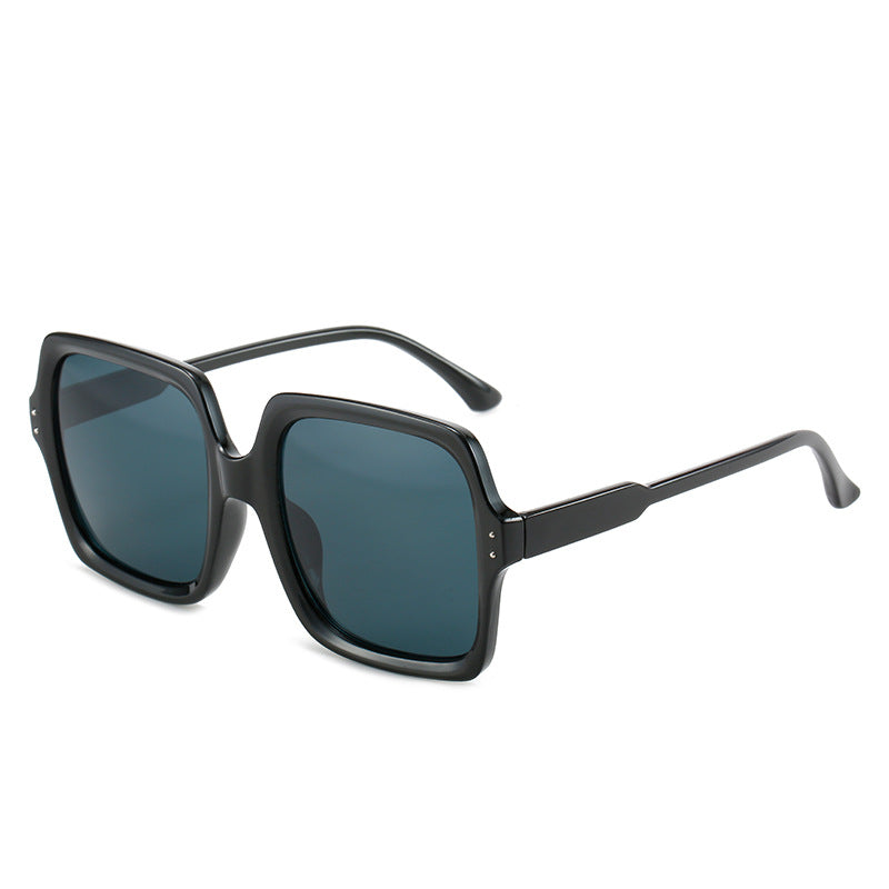 Ladies square fashionable sunglasses with polarized lenses Bowlift