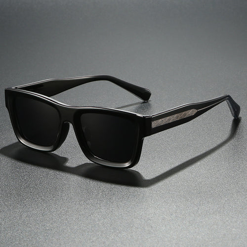 Women's sunglasses in an urban, angular design with metallic accents Bowlift