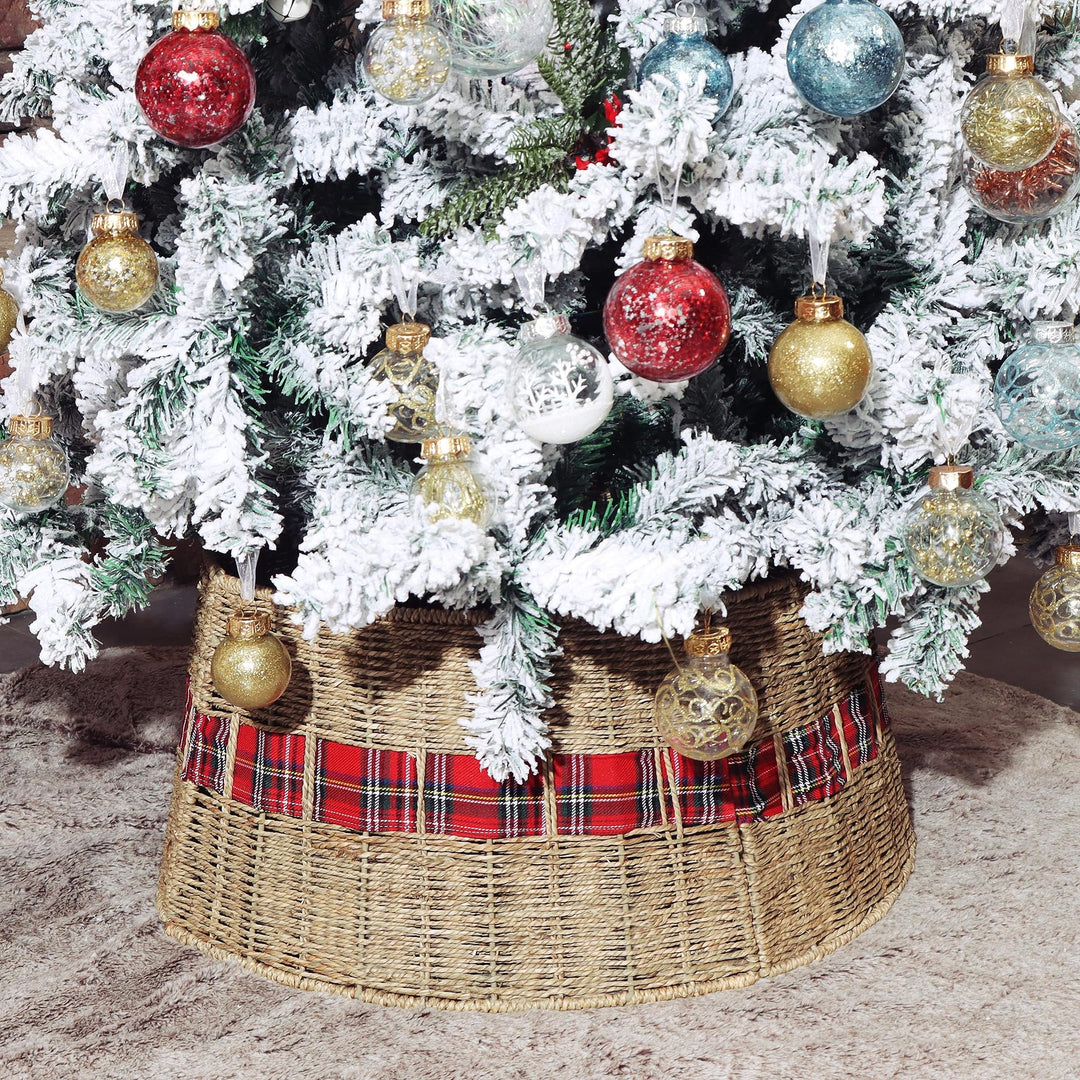Decorative Christmas tree stand made of wicker Bowlift