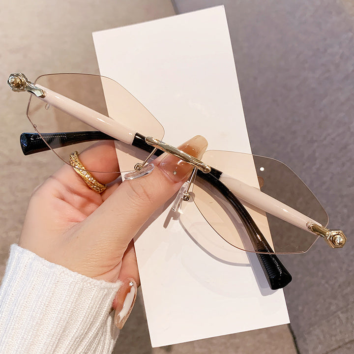 Women's futuristic sunglasses with oversized rectangular frame Bowlift