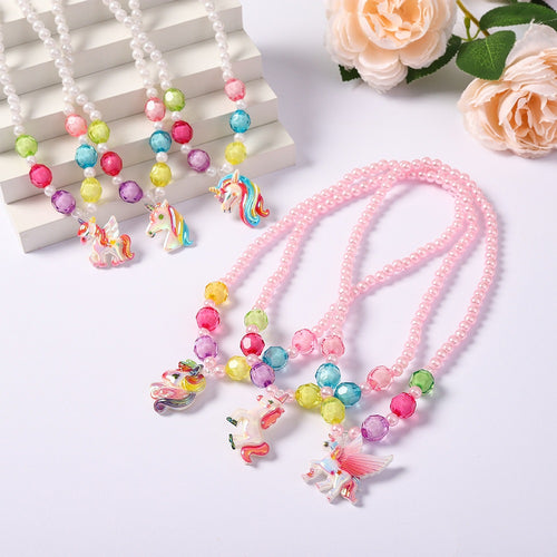 Playful jewelry set with unicorn pendant Bowlift