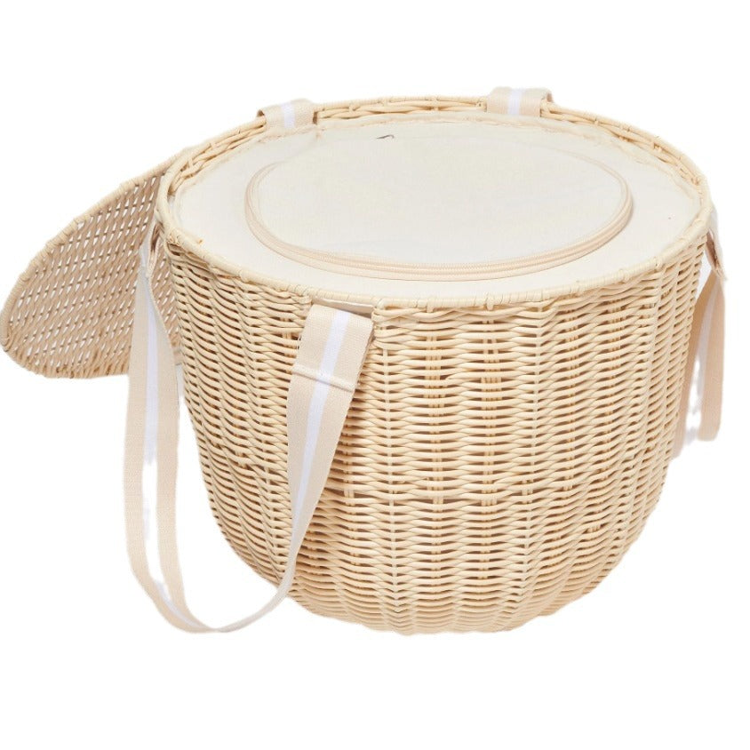 Ladies picnic basket with integrated cutlery set and practical insulation elements Bowlift